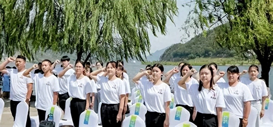 2025年底返乡潮提前,大批打工人返乡,农村人气旺起来了