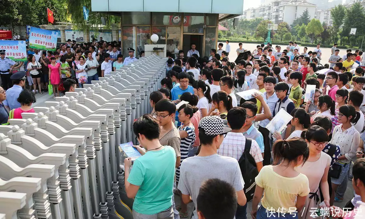 诸葛亮穿越现代参加高考,各科目表现究竟如何?