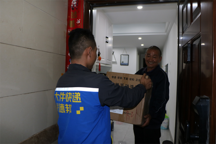 快递旺季 双11激战正酣 各地快递企业全力应对忙不停