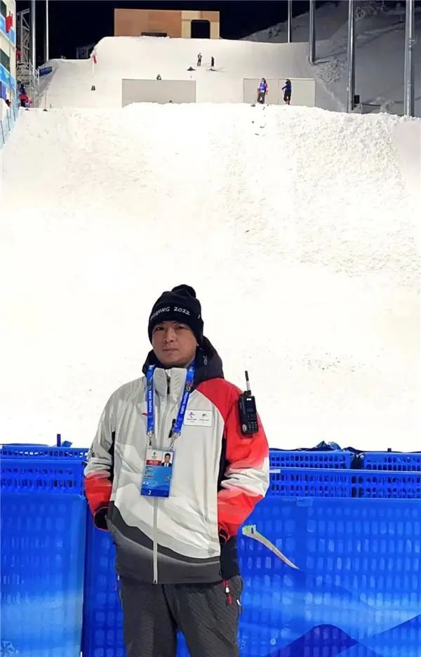 哈尔滨工大 22 人助力北京冬奥会,展示中国冰雪成就与裁判风采