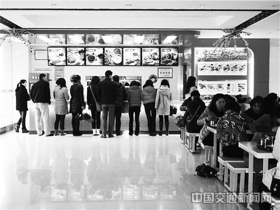 高速服务区新变化：美食特产多，成城市窗口与出行好帮手