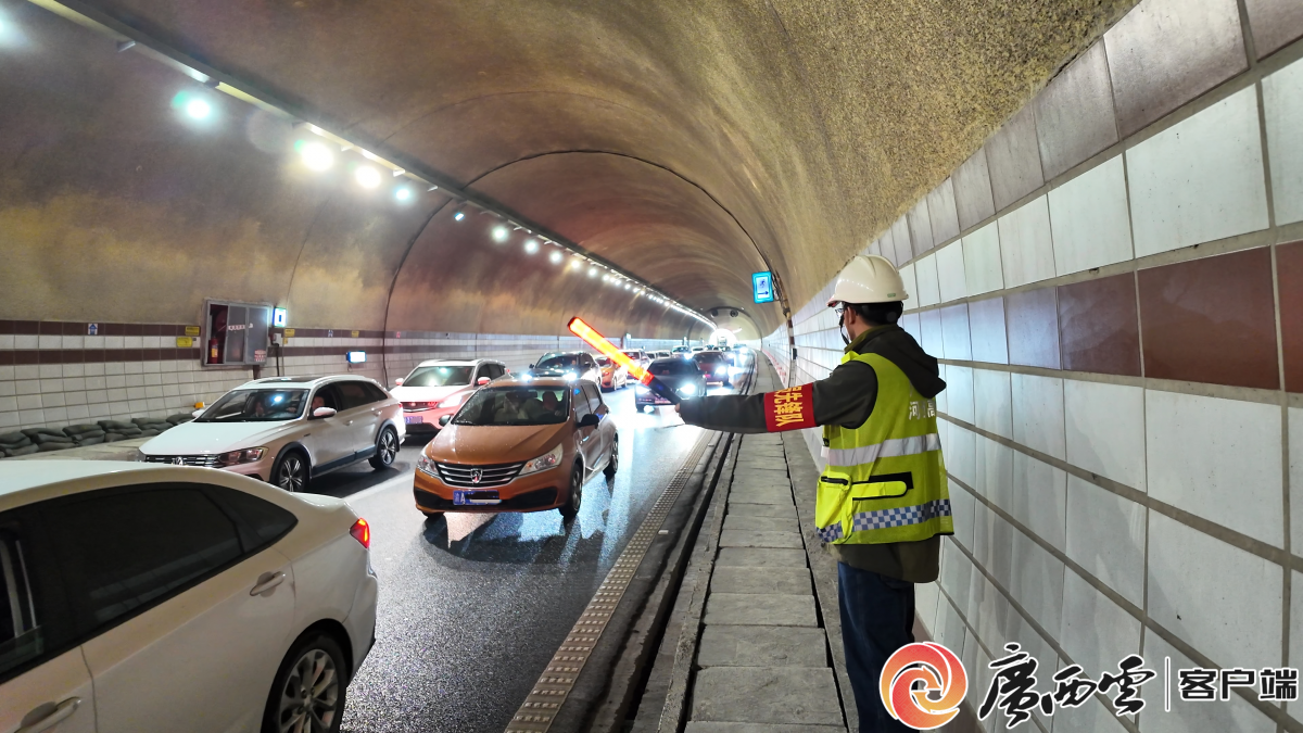 春节广西高速 7 座及以下小客车 9 天免费,车流量大增