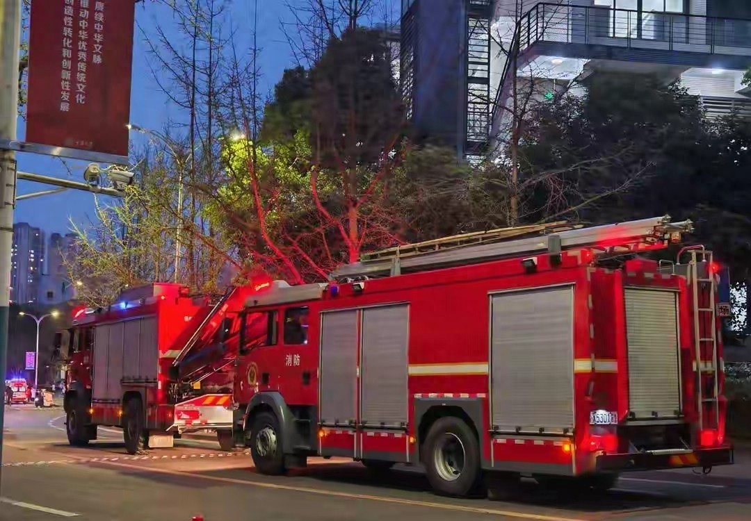 大学实验室深夜爆炸 研二学生不幸身亡